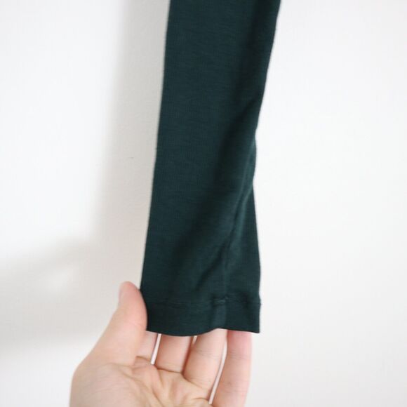 Aritzia Sunday Best Size XXS Vida Long Sleeve Crop Top Ribbed Green Ruched Front - Picture 10 of 10